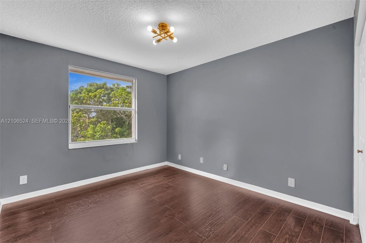 2048 NW 126th Ave , Pembroke Pines, FL 33028 Photo