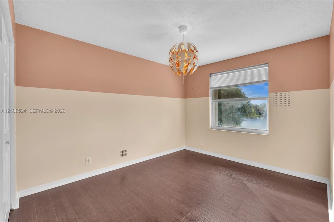 2048 NW 126th Ave , Pembroke Pines, FL 33028 Photo