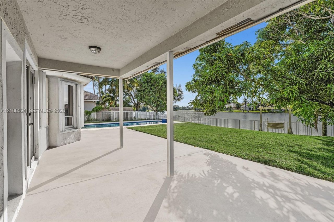 2048 NW 126th Ave , Pembroke Pines, FL 33028 Photo