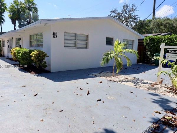 286 NW 39th St , Miami, FL 33127
