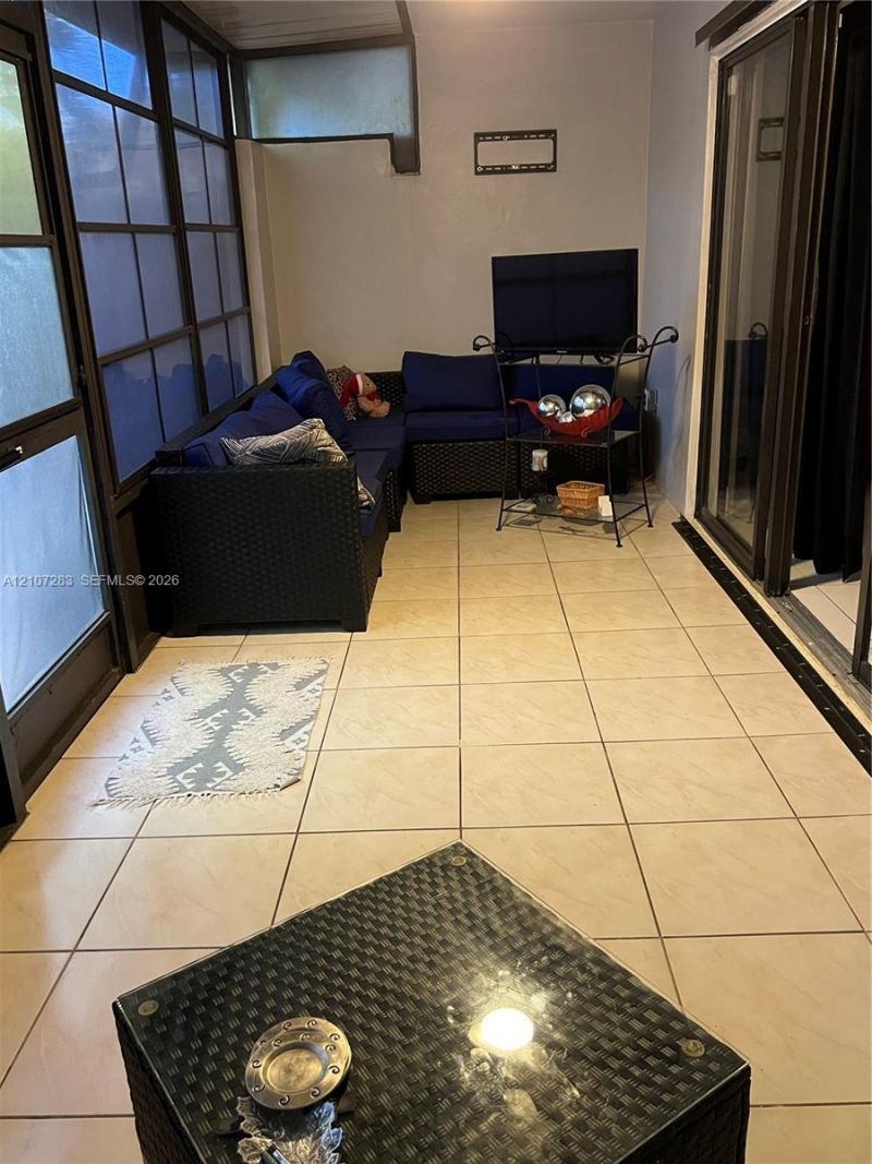 3301 Raleigh St, Unit 4E, Hollywood, FL 33021 Photo