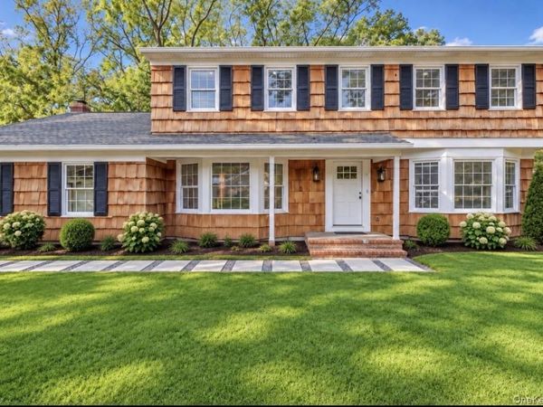 7 Woodland Road , Miller Place, NY 11764