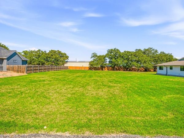 1949 N Dale Avenue, Stephenville, TX 76401