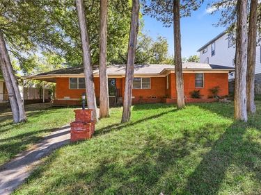 1342 Carson Street, Dallas, TX 75216