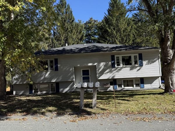 5 Patricia Drive, Unit 5, Tyngsborough, MA 01879