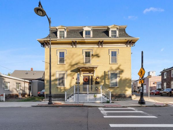 47 Bridge St, Unit 1, Salem, MA 01970