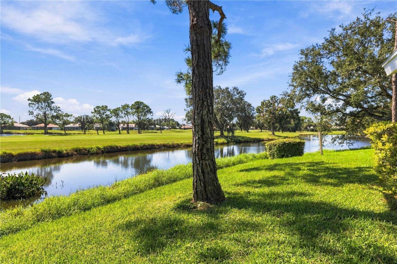 5480 Hampstead Heath, Unit 14, Sarasota, FL 34235 Photo