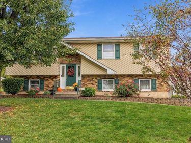 3239 REEVE DRIVE W, BETHLEHEM, PA 18020