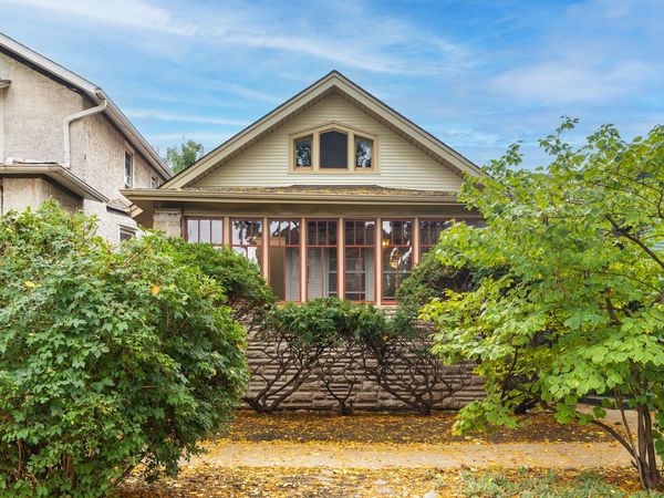 3335 W Eastwood Avenue, Chicago, IL 60625