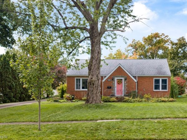 586 Crestwood Avenue, Wadsworth, OH 44281