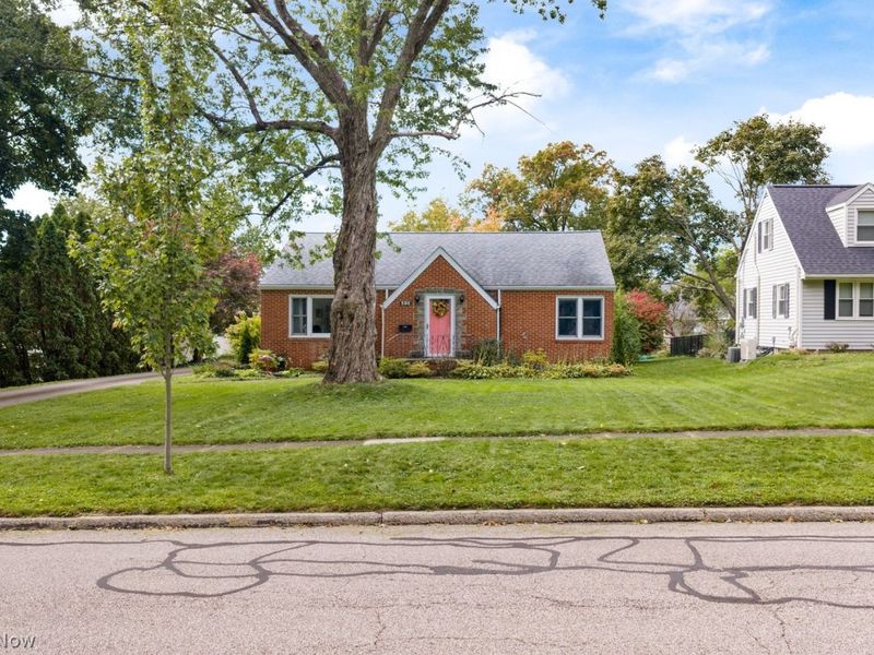 586 Crestwood Avenue, Wadsworth, OH 44281 Photo 2