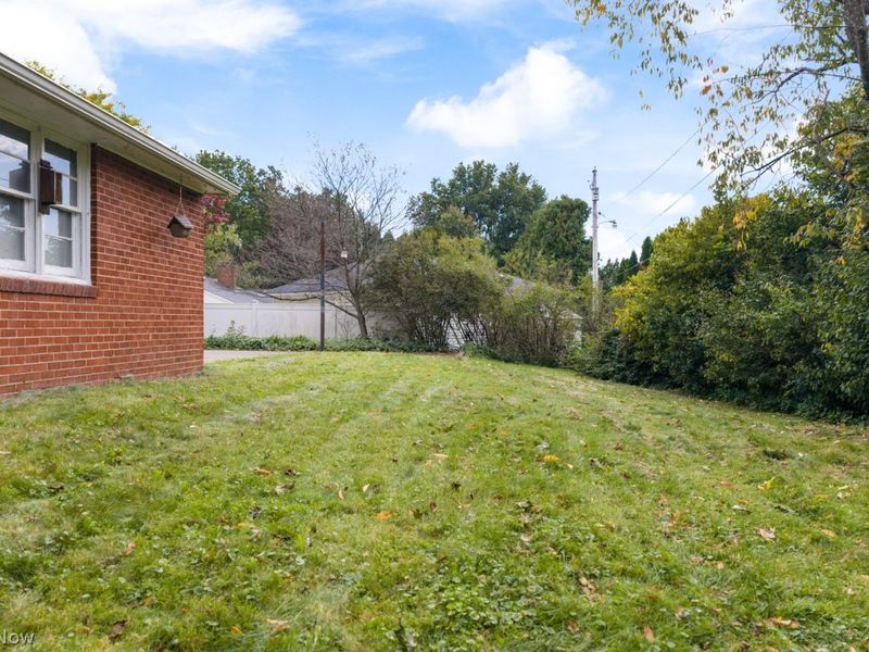 586 Crestwood Avenue, Wadsworth, OH 44281 Photo 32
