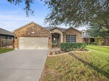 5712 Pawpaw Ridge Drive , Fort Worth, TX 76179