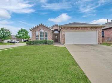 2716 Silver Hill Drive, Fort Worth, TX 76131