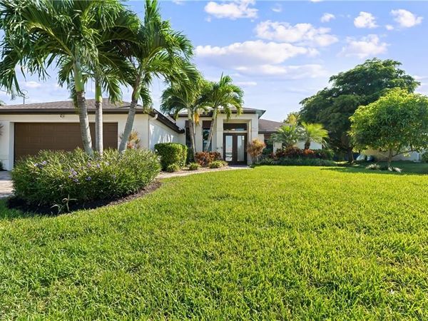 1426 SW 12th TER , CAPE CORAL, FL 33991