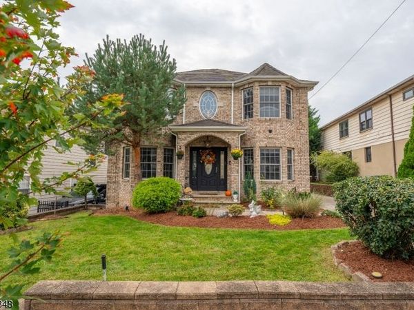 664 Teneyck Ave, Lyndhurst, NJ 07071