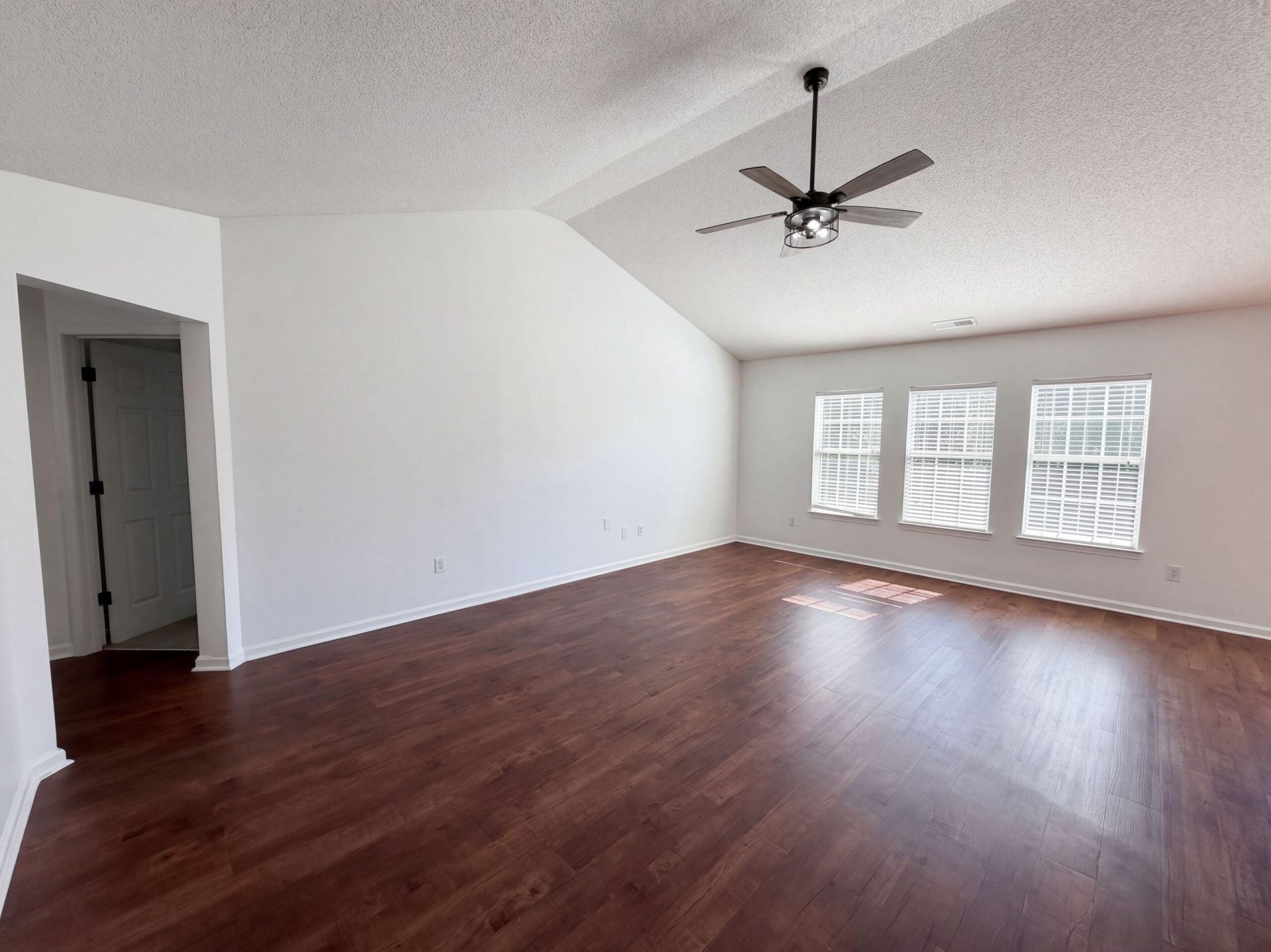 5138 Thornton Drive Photo 6