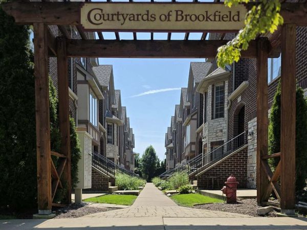 4303 EBERLY Avenue , Unit 4303, Brookfield, IL 60513