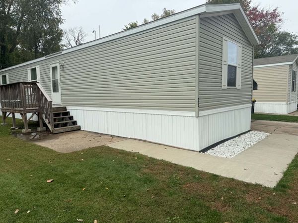 2300 79th Avenue W, Unit 29, Rock Island, IL 61201