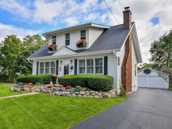 701 N Kenilworth Avenue , Glen Ellyn, IL 60137