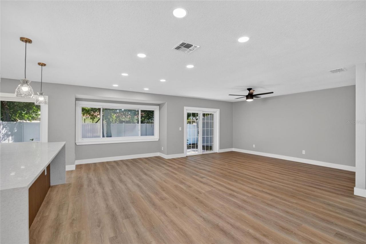 605 Hillpoint Way , Brandon, FL 33510 Photo