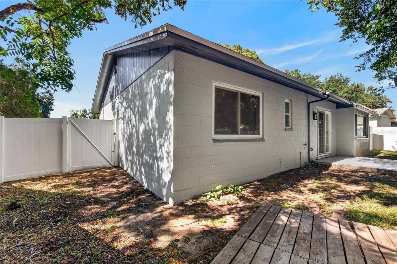 605 Hillpoint Way , Brandon, FL 33510 Photo