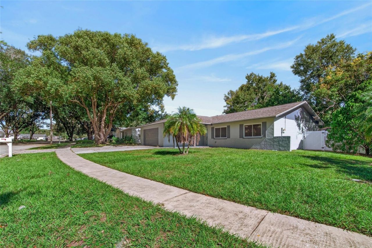 605 Hillpoint Way , Brandon, FL 33510 Photo