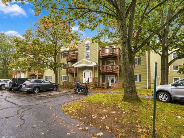371 Aiken Ave, Unit 10, Lowell, MA 01850