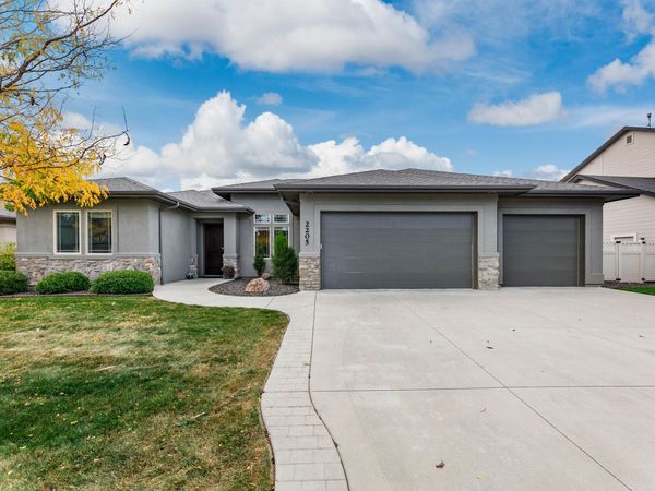 2205 W Verona Dr, Meridian, ID 83646