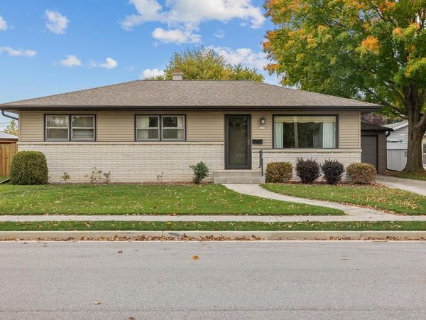 215 N 9th STREET, Oostburg, WI 53070