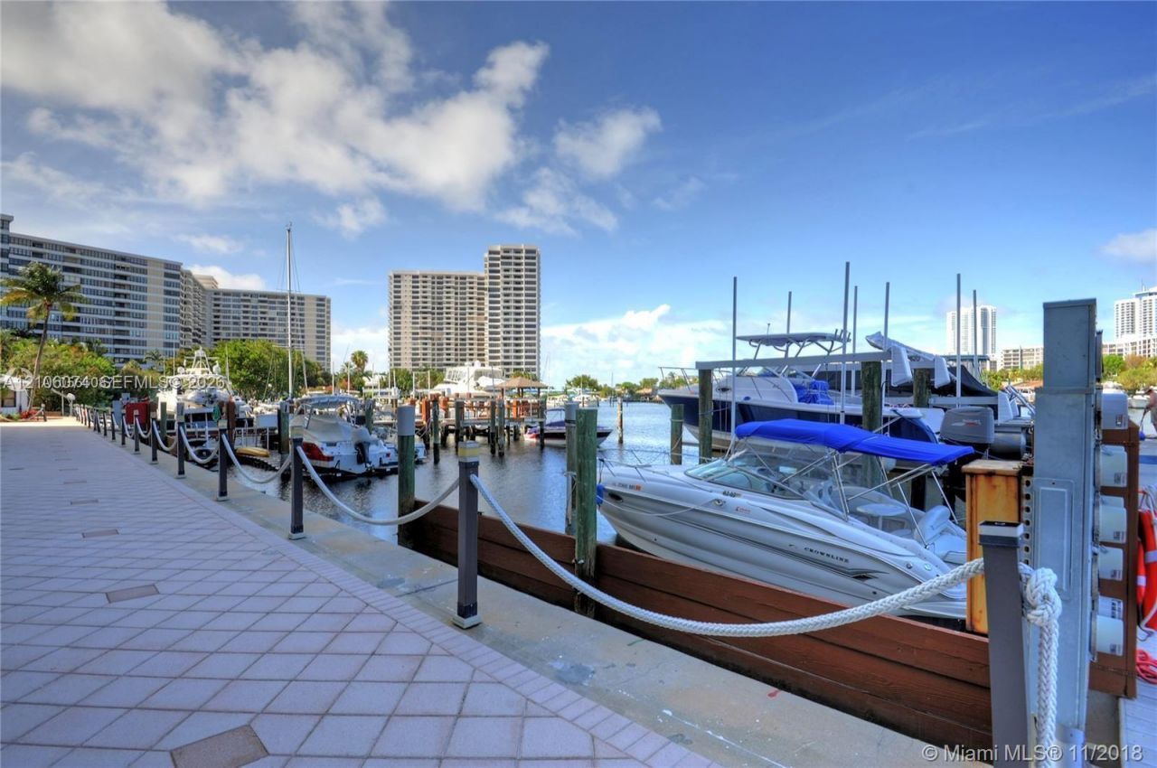 300 Three Islands Blvd , Unit 308, Hallandale Beach, FL 33009 Photo