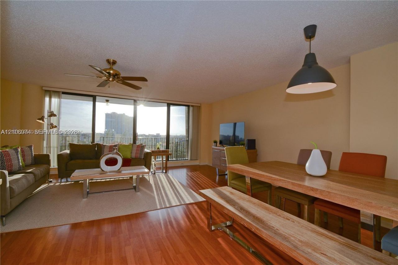 300 Three Islands Blvd , Unit 308, Hallandale Beach, FL 33009 Photo