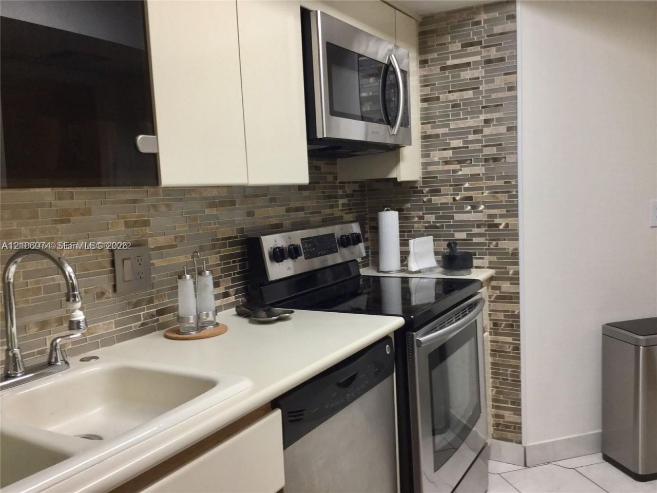 300 Three Islands Blvd , Unit 308, Hallandale Beach, FL 33009 Photo
