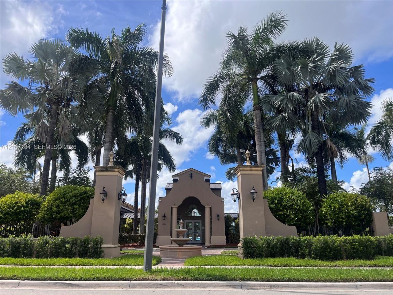 930 NE 33rd Ter , Unit 203, Homestead, FL 33033 Photo