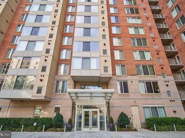 2726 GALLOWS ROAD, Unit 1009, VIENNA, VA 22180