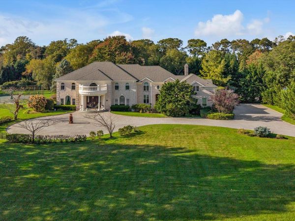 11 Polo Drive , Old Westbury, NY 11568