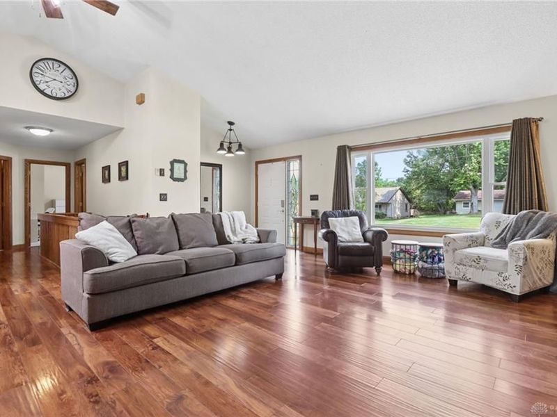 2579 Karok Drive, London, OH 43140 Photo 6