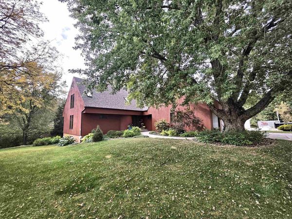 17962 224th Street, Manchester, IA 52057