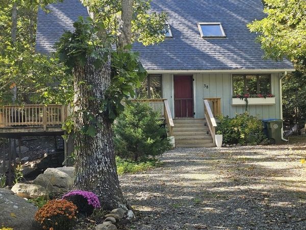 38 Fells Rd, Falmouth, MA 02540