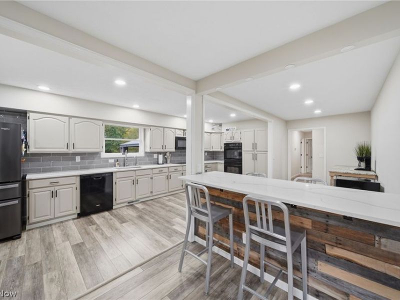 7179 Darrow Road, Hudson, OH 44236 Photo 8