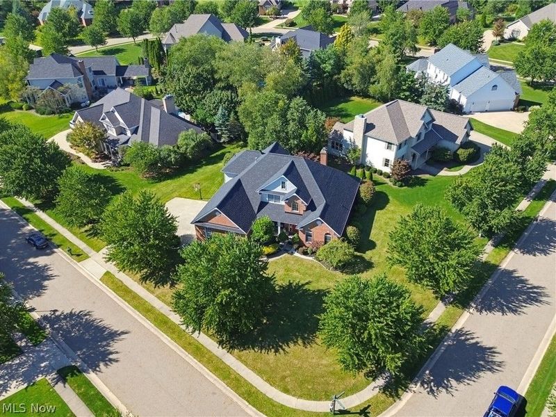 2918 Macduff Drive NW, North Canton, OH 44720 Photo 3