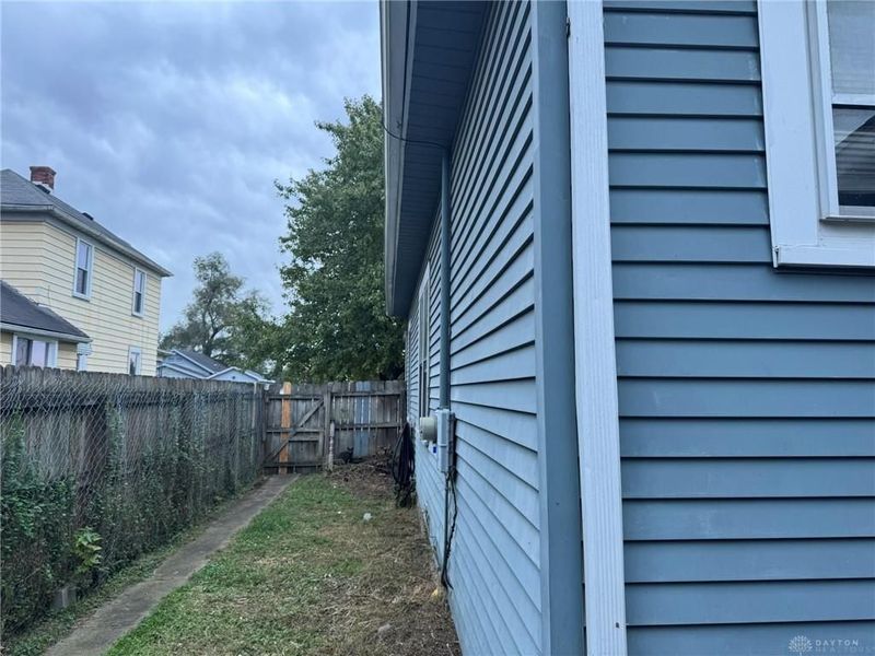 221 N Sutphin Street, Middletown, OH 45042 Photo 2