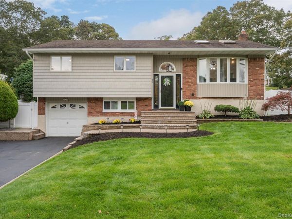 46 Parnell Drive , Smithtown, NY 11787