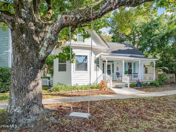 212 Orange Street , Beaufort, NC 28516