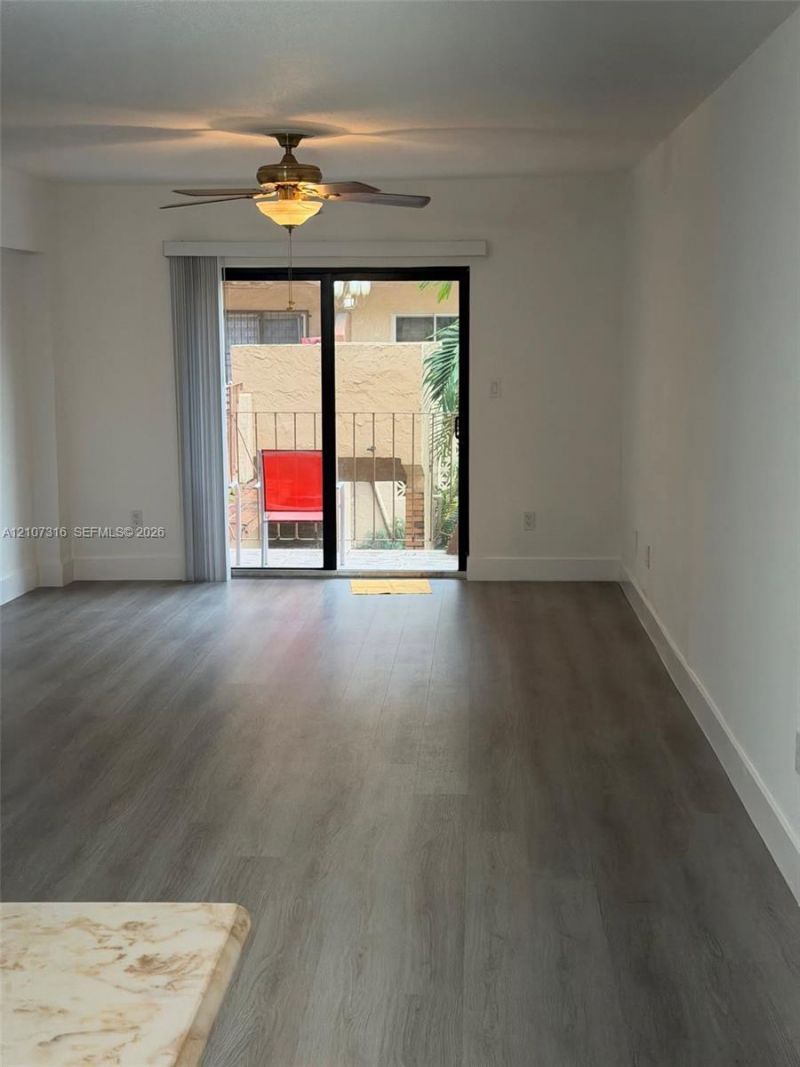 1630 W 46th St , Unit 203B, Hialeah, FL 33012 Photo