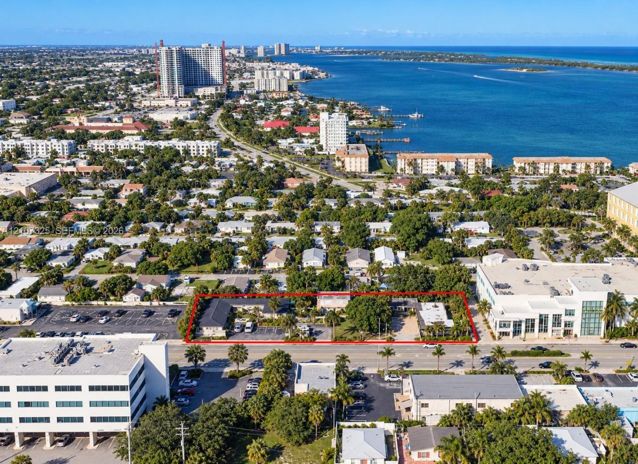 186 E Blue Heron Blvd , Riviera Beach, FL 33404 Photo
