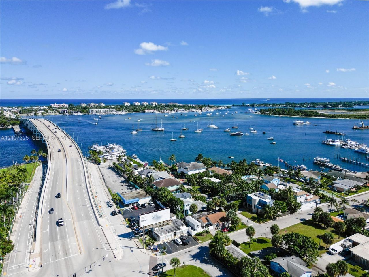 186 E Blue Heron Blvd , Riviera Beach, FL 33404 Photo