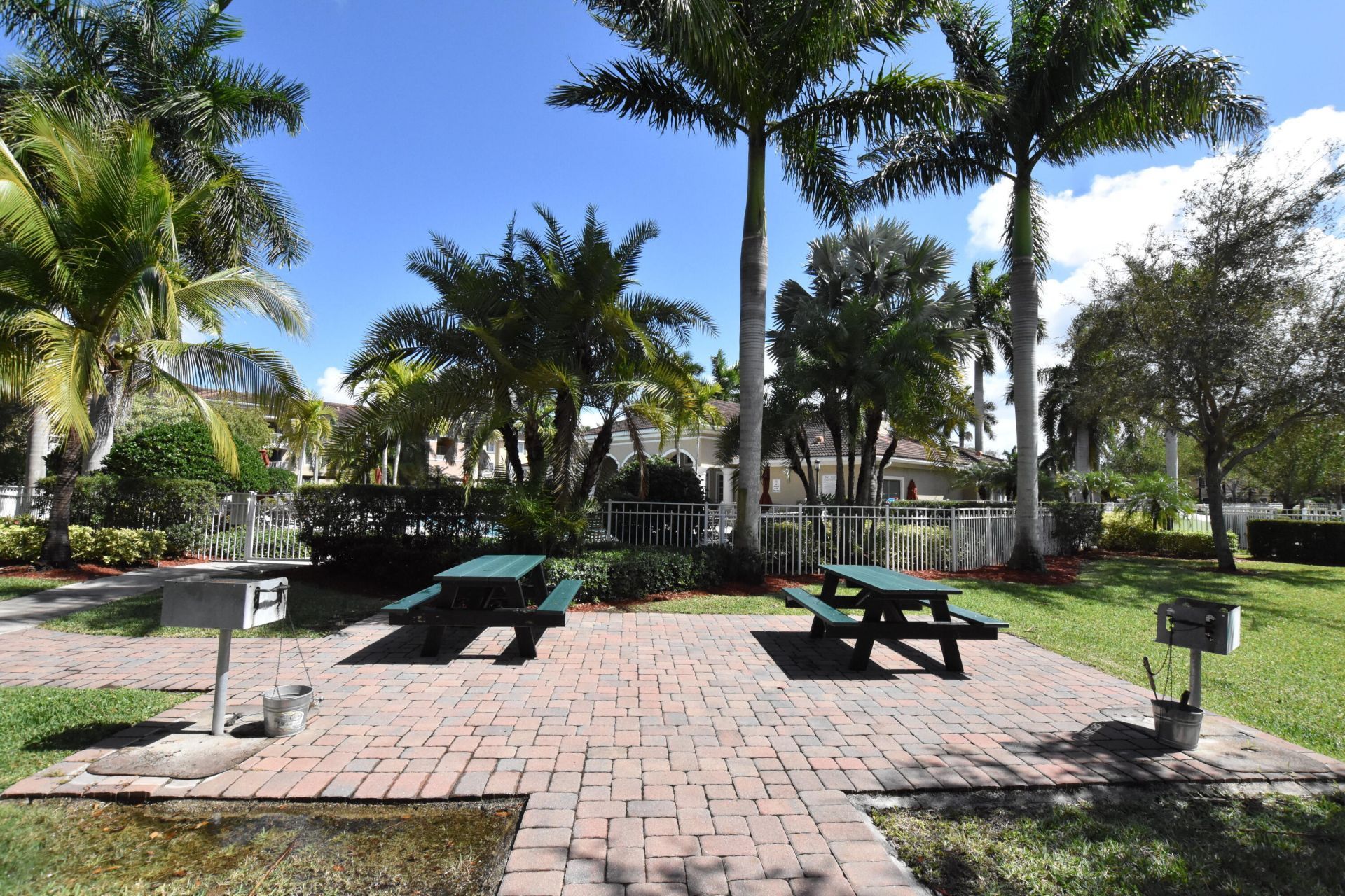 6533 Emerald Dunes Drive, Unit 107, West Palm Beach, FL 33411 Photo