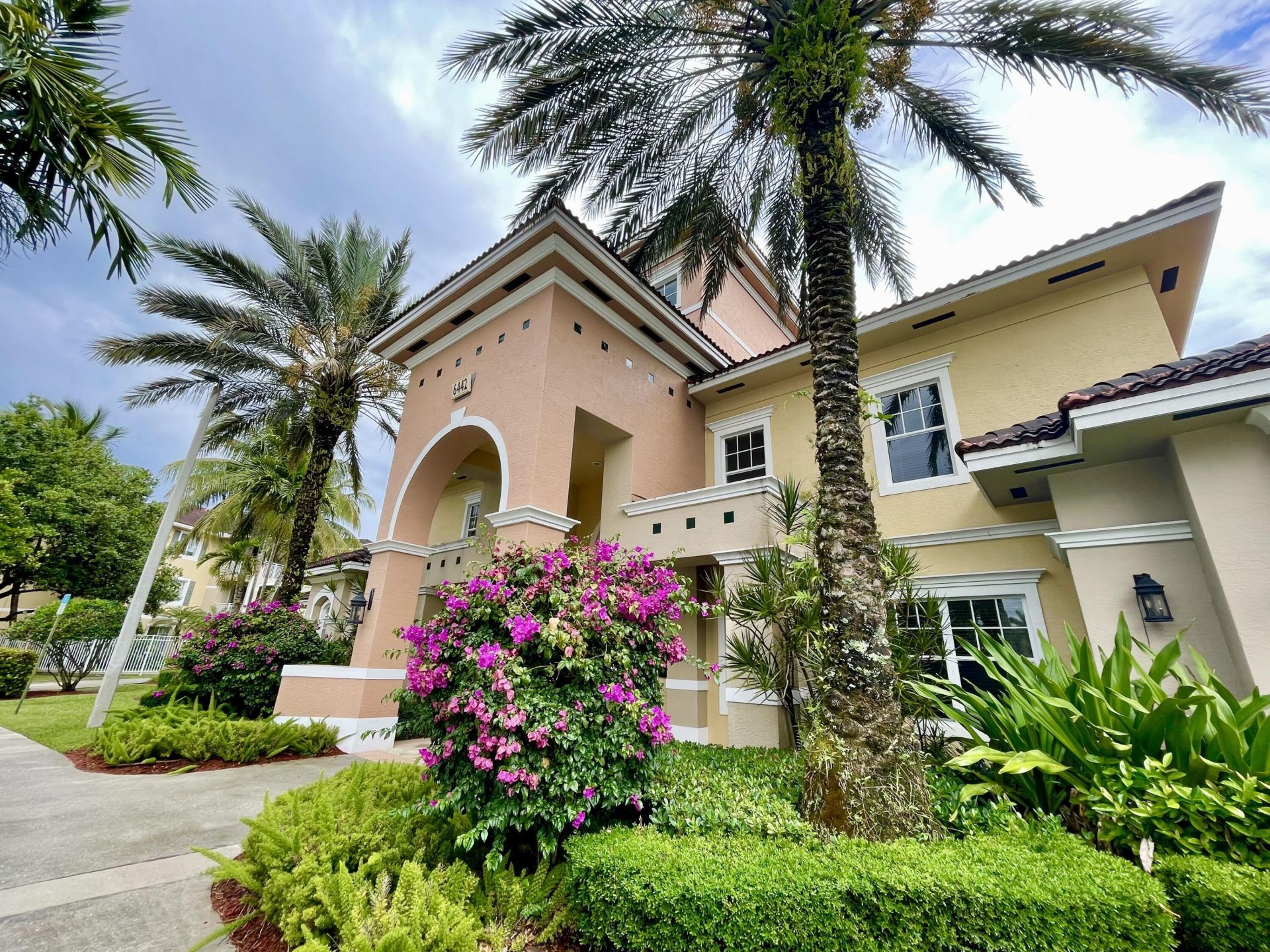 6533 Emerald Dunes Drive, Unit 107, West Palm Beach, FL 33411 Photo