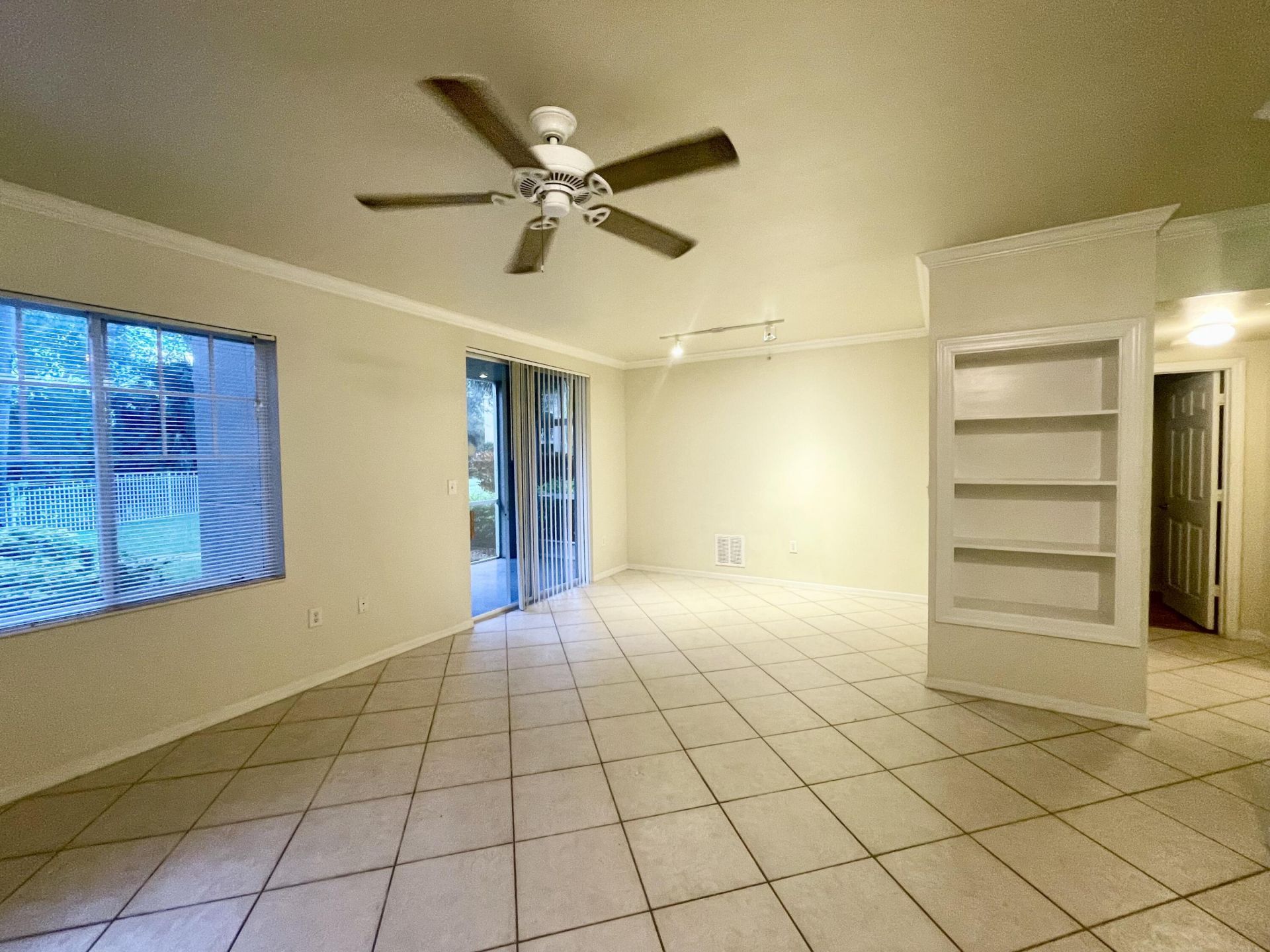 6533 Emerald Dunes Drive, Unit 107, West Palm Beach, FL 33411 Photo